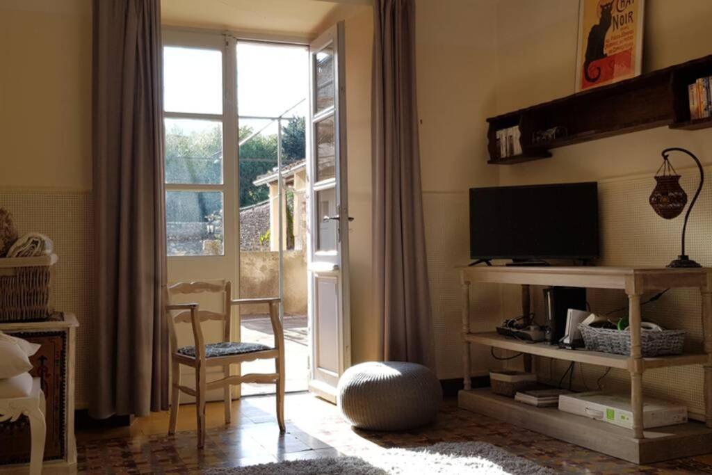 St Jean Du Gard : Spacious Apartment With Use Of Pool サン・ジャン・デュ・ガル エクステリア 写真