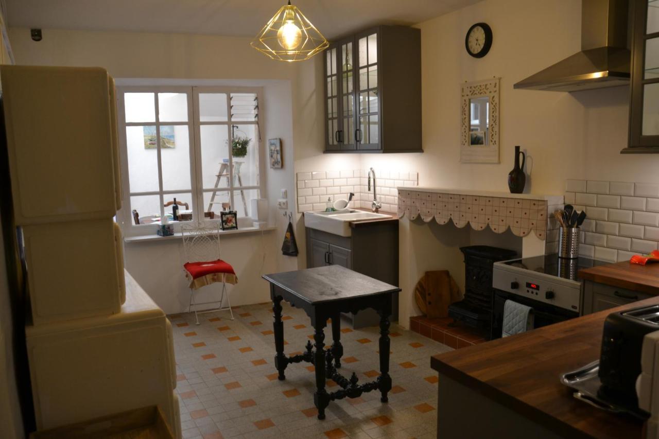 St Jean Du Gard : Spacious Apartment With Use Of Pool サン・ジャン・デュ・ガル エクステリア 写真