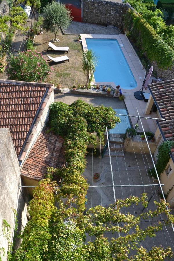 St Jean Du Gard : Spacious Apartment With Use Of Pool サン・ジャン・デュ・ガル エクステリア 写真